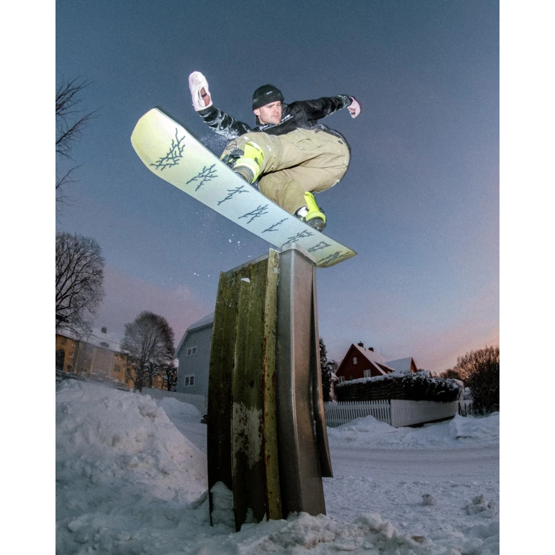 Bataleon | Disaster Snowboard - Image 6
